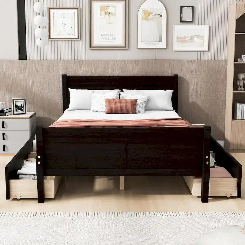 Lit plateforme en bois avec 4 tiroirs et design épuré